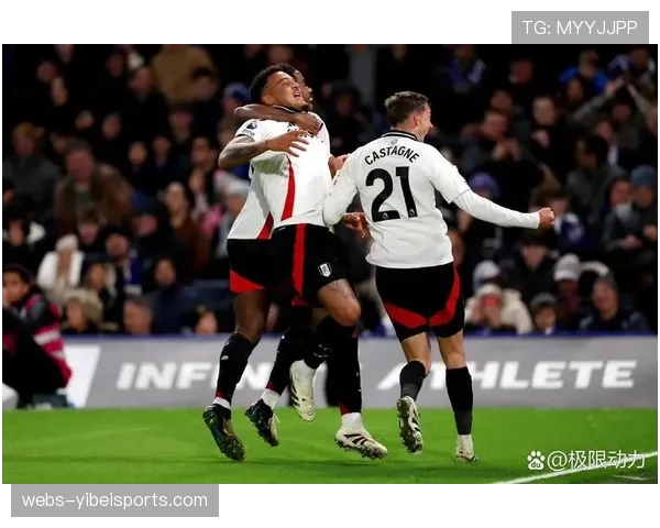 富勒姆门将莱诺乌龙球，埃弗顿逆转取胜